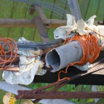 Buisje Bondage schreeuwt : .. Buisje Bondage schreeuwt : ..