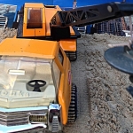 Een Tonka Toy Kraanwagen Een Tonka Toy Kraanwagen