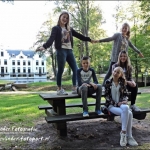 Kleinkinderen samen in een fotoshoot voor opa en oma's trouwdag. Kleinkinderen samen in een fotoshoot voor opa en oma's trouwdag.