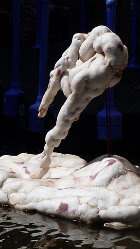 Nylonsculptuur 1